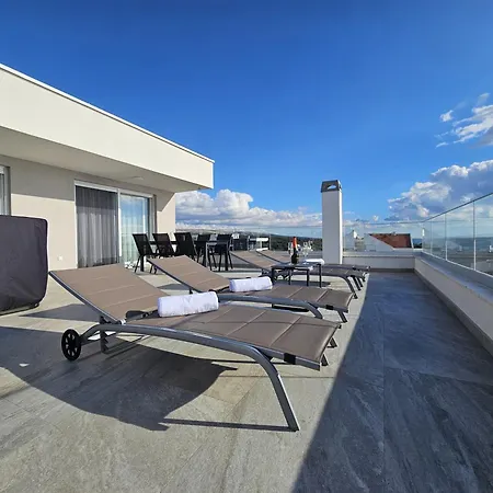 Luxury Loft Apartment *